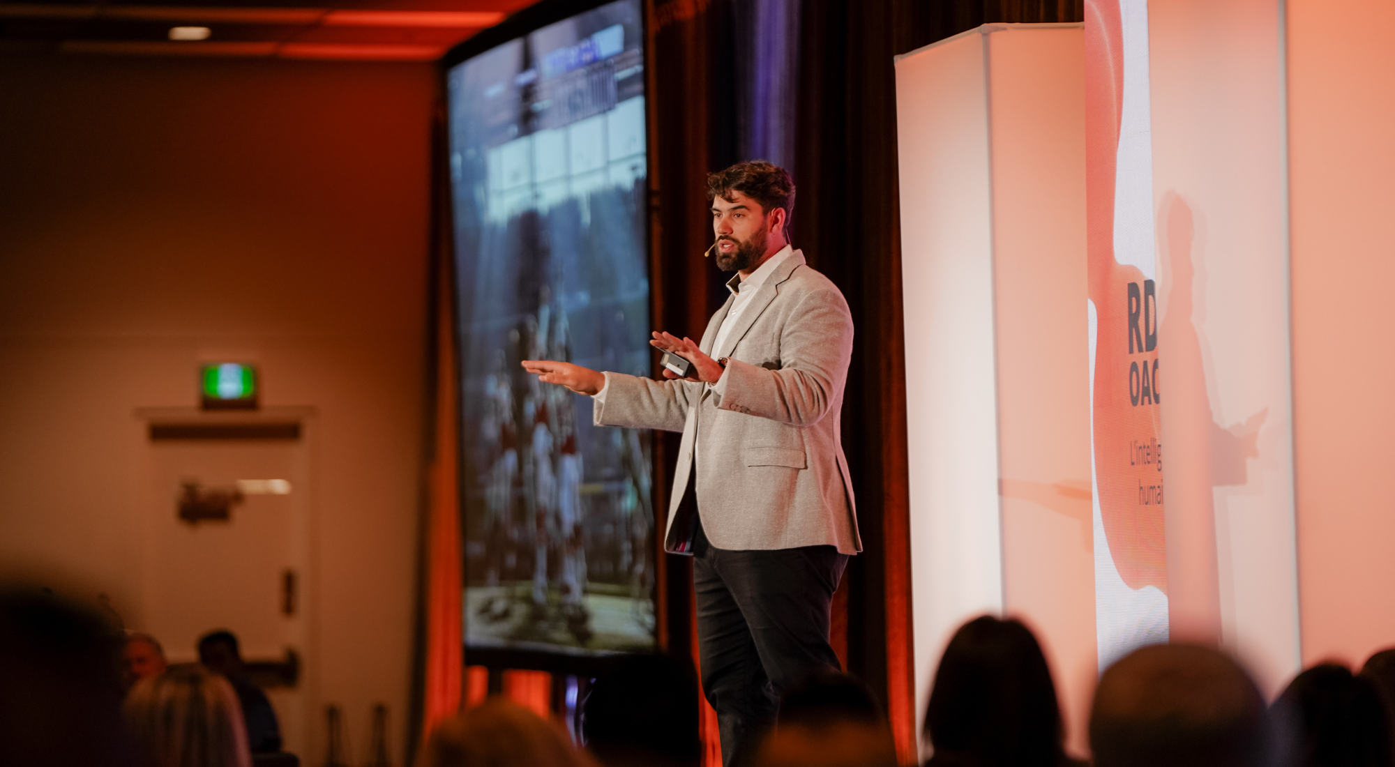 Laurent Duvernay Tardif au RDV OACIQ 2023 au Palais des congrès de Montréal, organisé par Kumpanni